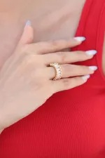 Zirkon Taşlı Baget Gold Renk Kadın Yüzük Zirkon Taşlı Baget Gold Renk Kadın Yüzük