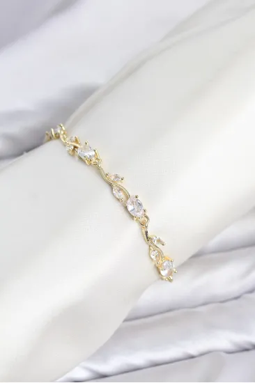 Pirinç Gold Renk Zirkon Taşlı Çiçek Model Kadın Bileklik Pirinç Gold Renk Zirkon Taşlı Çiçek Model Kadın Bileklik