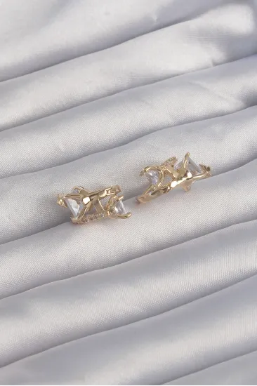 Pirinç Gold Renk İri Zirkon Taşlı Kıvrımlı Minimal Kelebekli Halka Küpe Pirinç Gold Renk İri Zirkon Taşlı Kıvrımlı Minimal Kelebekli Halka Küpe