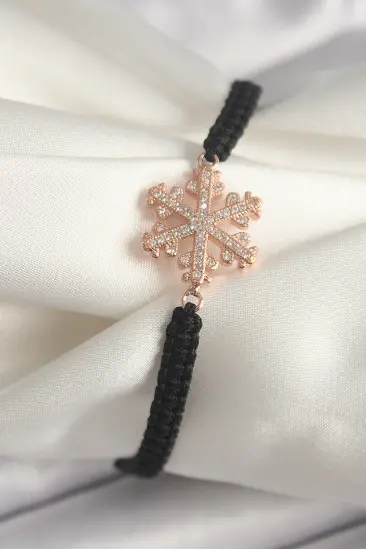 Pirinç Rose Renk Zirkon Taşlı Kar Tanesi Figür Makrome Asansörlü Model Kadın Bileklik Pirinç Rose Renk Zirkon Taşlı Kar Tanesi Figür Makrome Asansörlü Model Kadın Bileklik