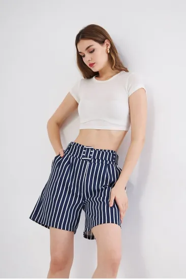 Pasaklı Giyim Kadın Gabardin Kumaş Cepli Kemerli Tokalı Çizgili Kısa Şort Lacivert Beyaz 700-3562242 Pasaklı Giyim Kadın Gabardin Kumaş Cepli Kemerli Tokalı Çizgili Kısa Şort Lacivert Beyaz 700-3562242
