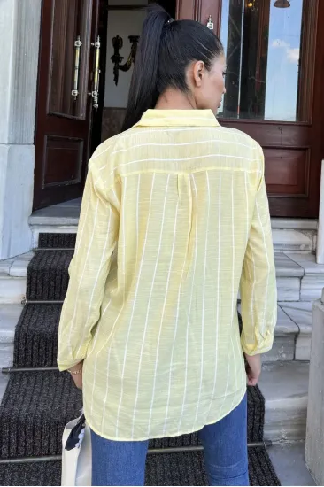Kadın Çizgili, Terletmeyen Dokulu Özel Kumaş, Salaş Kesim Gömlek 700-SS22-6017231 Kadın Çizgili, Terletmeyen Dokulu Özel Kumaş, Salaş Kesim Gömlek 700-SS22-6017231