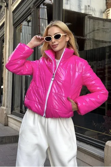 Pembe Parlak Su İtici Dik Yaka Kısa Şişme Mont Pembe Parlak Su İtici Dik Yaka Kısa Şişme Mont