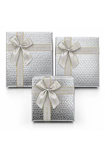 3PCS KARE PARLAK MİX RENKLİ - KABARTMA DESEN KARTON HEDİYE KUTUSU KURDELALI 19-17-15CM (5637) 3PCS KARE PARLAK MİX RENKLİ - KABARTMA DESEN KARTON HEDİYE KUTUSU KURDELALI 19-17-15CM (5637)