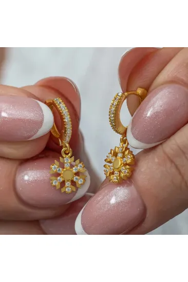 Gümüş Sallantılı Gold Kar Tanesi Kadın Küpe Gümüş Sallantılı Gold Kar Tanesi Kadın Küpe