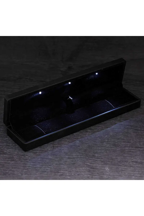 Gümüş Işıklı Kutulu Taşlı Gurmet Kadın Bileklik Gümüş Işıklı Kutulu Taşlı Gurmet Kadın Bileklik