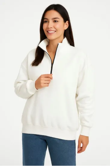 Üç İplik Dık Yaka Yarım Fermuarlı SweatShirt - Beyaz Üç İplik Dık Yaka Yarım Fermuarlı SweatShirt - Beyaz