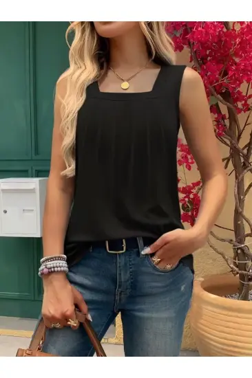 Kadın Askılı Geometrik Yaka Detaylı Pileli Viskon Bluz Kadın Askılı Geometrik Yaka Detaylı Pileli Viskon Bluz
