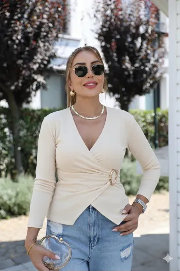 Kadın Uzun Kollu Kruvaze Yakalı Toka Detaylı Viskon Bluz Kadın Uzun Kollu Kruvaze Yakalı Toka Detaylı Viskon Bluz