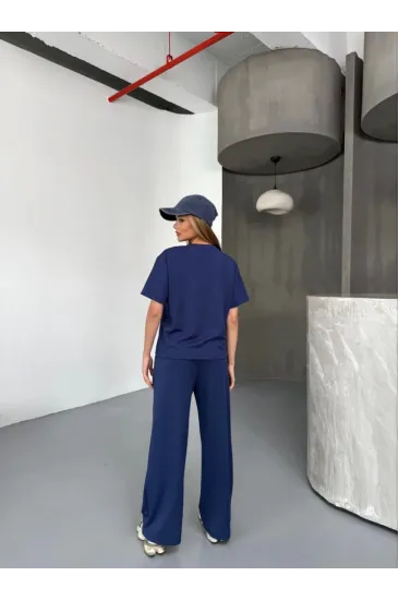 Osy Modal Yumuşak Dokulu Kumaş Kısa Kollu Bluz Rahat Pantalon Ikili Takım- Lacivert Osy Modal Yumuşak Dokulu Kumaş Kısa Kollu Bluz Rahat Pantalon Ikili Takım- Lacivert