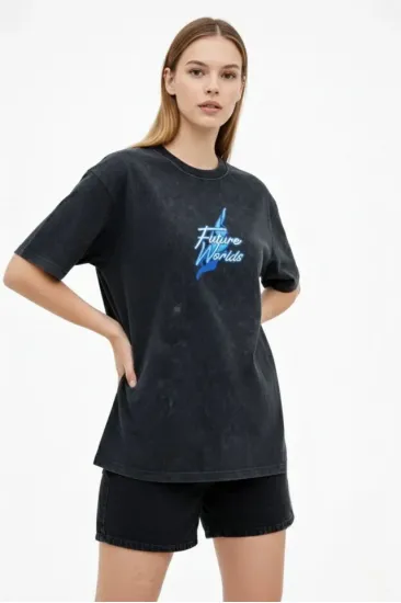 Asit Yıkamalı Oversize Tişört Future Worlds Baskılı Bisiklet Yaka Kısa Kollu Streetwear %100 Pamuk Street Style T-Shirt - Siyah Asit Yıkamalı Oversize Tişört Future Worlds Baskılı Bisiklet Yaka Kısa Kollu Streetwear %100 Pamuk Street Style T-Shirt - Siyah