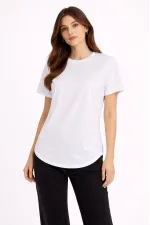 Kadın Basic T-Shirt Kısa Kol Bisiklet Yaka Oval Kesim Tişört - Beyaz Kadın Basic T-Shirt Kısa Kol Bisiklet Yaka Oval Kesim Tişört - Beyaz