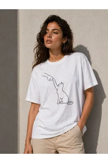 Kadın Minimal Kedi Çizim Baskılı Tişört Kısa Kol Yazlık T-Shirt - Beyaz Kadın Minimal Kedi Çizim Baskılı Tişört Kısa Kol Yazlık T-Shirt - Beyaz