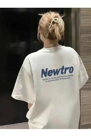 Kadın Tişört Newtro Baskılı Oversize Bisiklet Yaka T-shirt - Beyaz Kadın Tişört Newtro Baskılı Oversize Bisiklet Yaka T-shirt - Beyaz