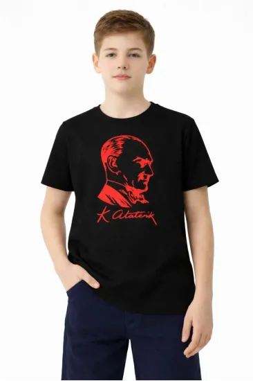 Erkek Çocuk Atatürk Baskılı Tişört Kısa Kollu Bisiklet Yaka T-Shirt - Siyah Erkek Çocuk Atatürk Baskılı Tişört Kısa Kollu Bisiklet Yaka T-Shirt - Siyah