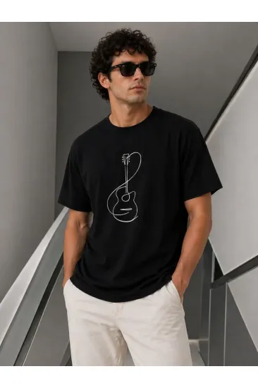 Erkek Minimal Gitar Baskılı Tişört T-Shirt Yazlık Kısa Kol Bisiklet Yaka T-Shirt - Siyah Erkek Minimal Gitar Baskılı Tişört T-Shirt Yazlık Kısa Kol Bisiklet Yaka T-Shirt - Siyah