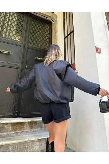 Kadın Oversize Bomber Ceket – Siyah, Fermuarlı, Sokak Modası Tarzı Mont - Siyah Kadın Oversize Bomber Ceket – Siyah, Fermuarlı, Sokak Modası Tarzı Mont - Siyah
