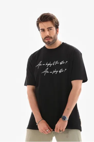 Erkek Kısa Kol Yazlık Tişört Bisiklet Yaka Baskılı Oversize T-Shirt - Siyah Erkek Kısa Kol Yazlık Tişört Bisiklet Yaka Baskılı Oversize T-Shirt - Siyah