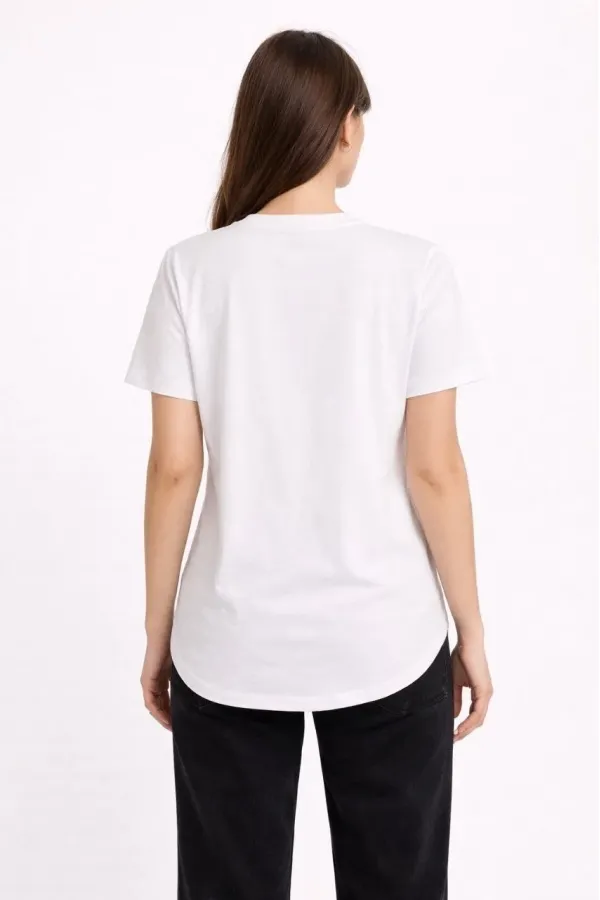Kadın Basic T-Shirt Kısa Kol Bisiklet Yaka Oval Kesim Tişört - Beyaz Kadın Basic T-Shirt Kısa Kol Bisiklet Yaka Oval Kesim Tişört - Beyaz
