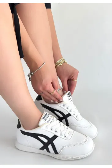 Zlay Beyaz Cilt Siyah Detaylı Bağcıklı Spor Ayakkabı Zlay Beyaz Cilt Siyah Detaylı Bağcıklı Spor Ayakkabı